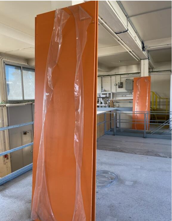 image de CINQ ETAGERES Couleur Orange